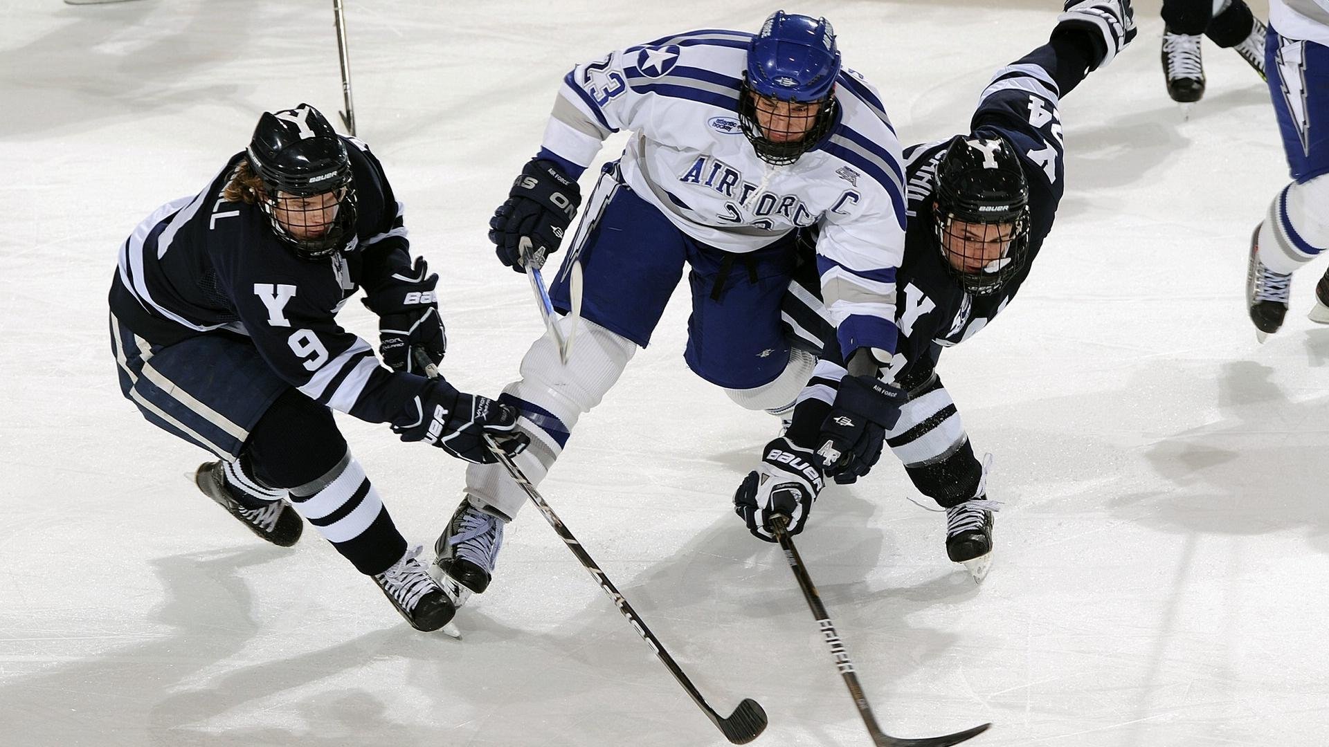 季后赛焦点战：谁能挡住詹姆斯的“绝世绝杀”？